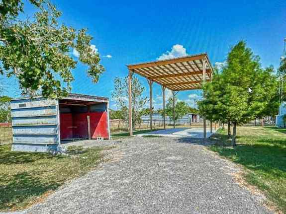needville-texas-rv-lot-for-rent-front-view