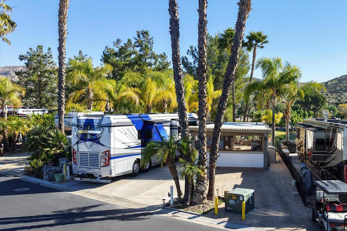 03-Rancho-CA-RV-Resort-304-3